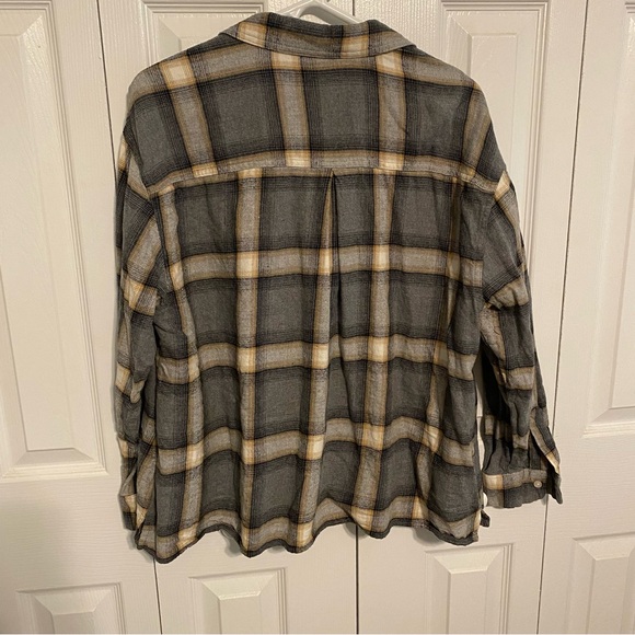 Bundle of 4 Old Navy Fall Long Sleeve Tops (1 Sweater,2 Shirts,1 Button Down) - Picture 4 of 13